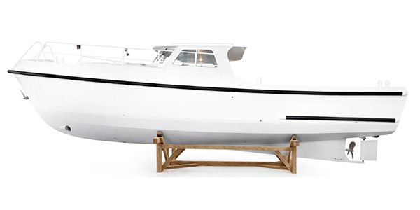 Elegant Boat Firmship 42 by Studio Job
