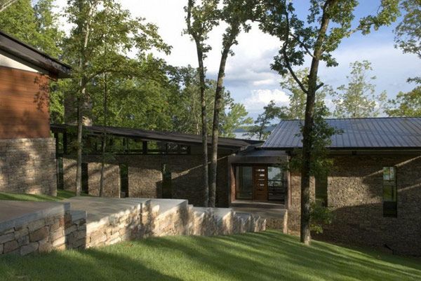 Villa Wurzburg Lakehouse in Tennessee