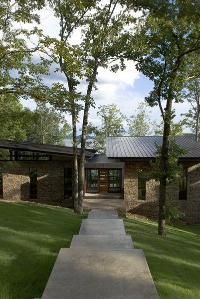 Villa Wurzburg Lakehouse in Tennessee