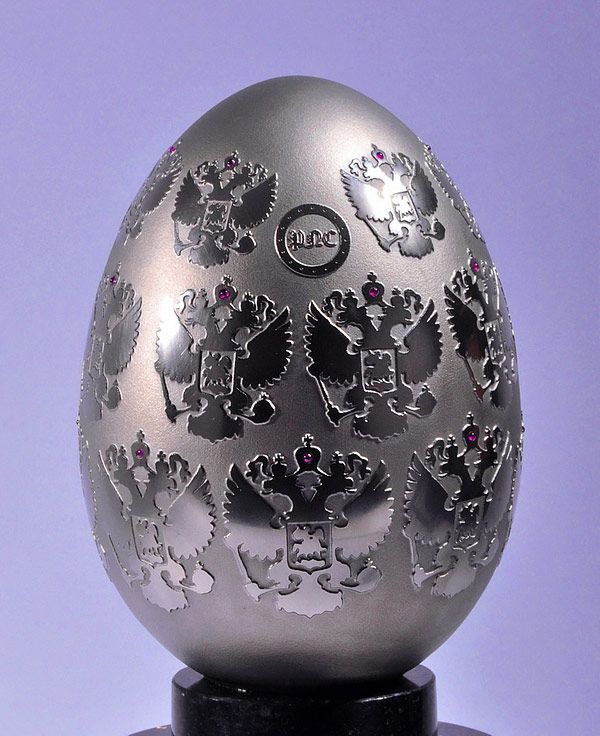 Luxurious Porcelain Eggs by Peter Nebengaus 
