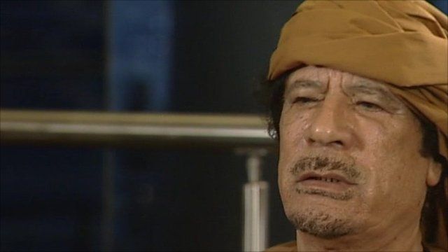 Ο Καντάφι είπε να παραιτηθεί και να βγει από τη Λιβύη
