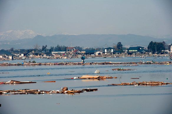 Οι χειριστές του Φουκουσίμα άρχισαν την άντληση ραδιενεργού ύδατος