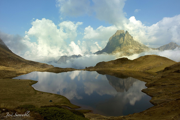 Η Εκπληκτική Θέα στα Βουνά από τον José Sarrablo