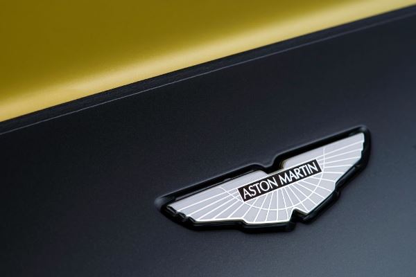 Η Πιο Ακραία Aston Martin V12 Vantage S