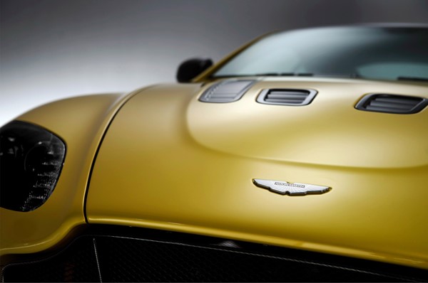 Η Πιο Ακραία Aston Martin V12 Vantage S
