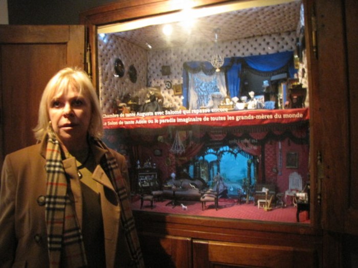 Η  Larisa Leonidovna Drozdova στο μουσείο Alexis Forel  στην Μόργκες στην Ελβετία.