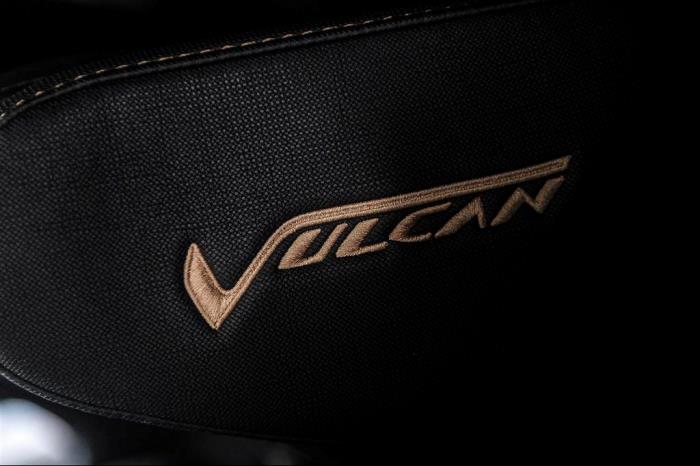 Το Νέο Υπέρ-Αυτοκίνητο Aston Martin Vulcan 2017